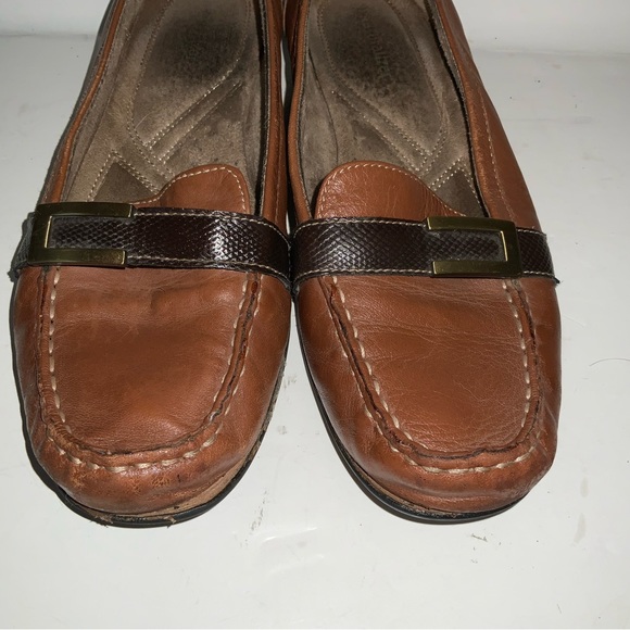 Naturalizer Camel Brown Slip-On Loafers Brass Accent at Vamp Flats - Picture 5 of 7